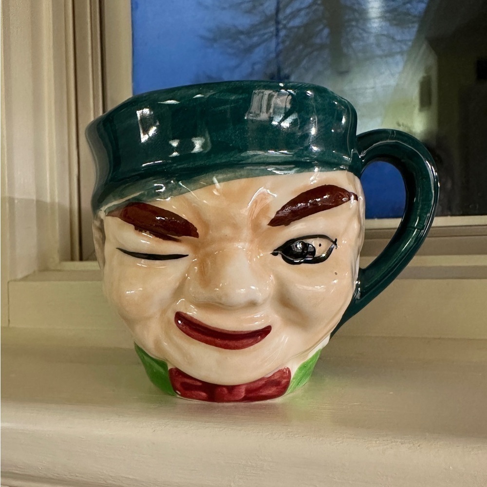 COLONIAL TOBY MUG. HAND PAINTED WITH GLOSSY FINISH. ORIGINAL & AUTHENTIC.